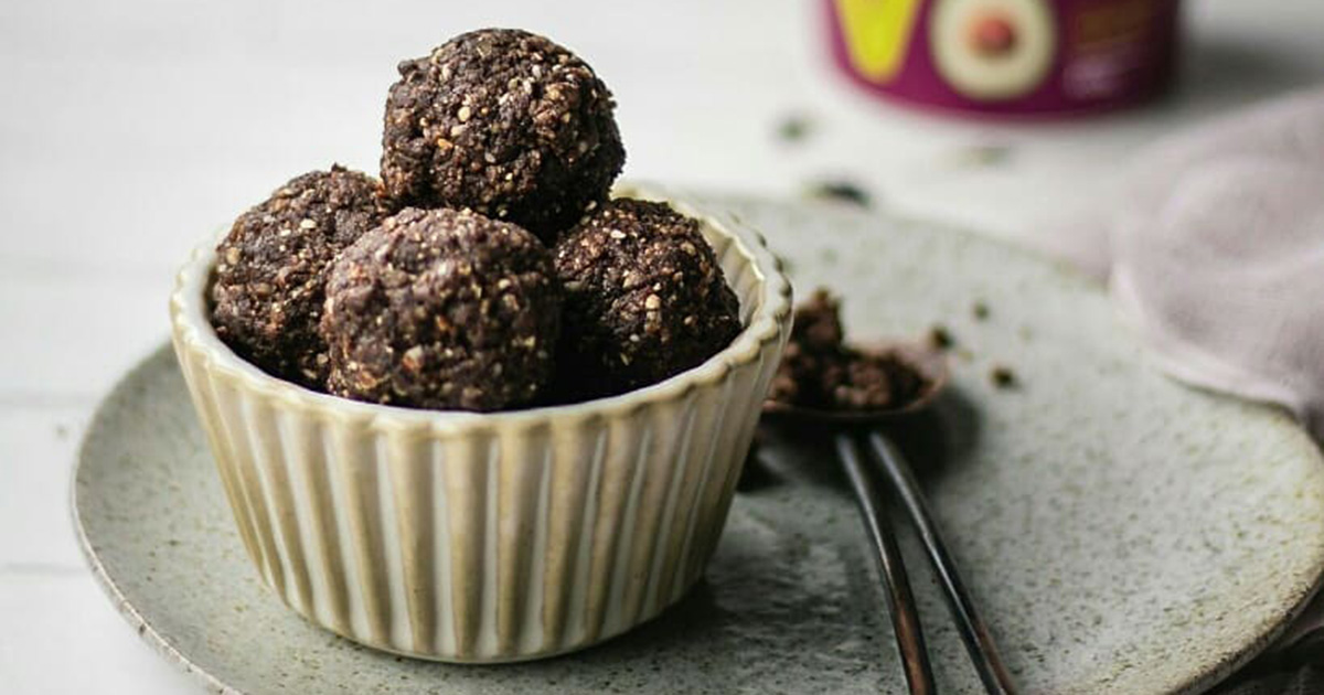 DARK CHOCOLATE FUDGE BLISS BALLS Cocavo